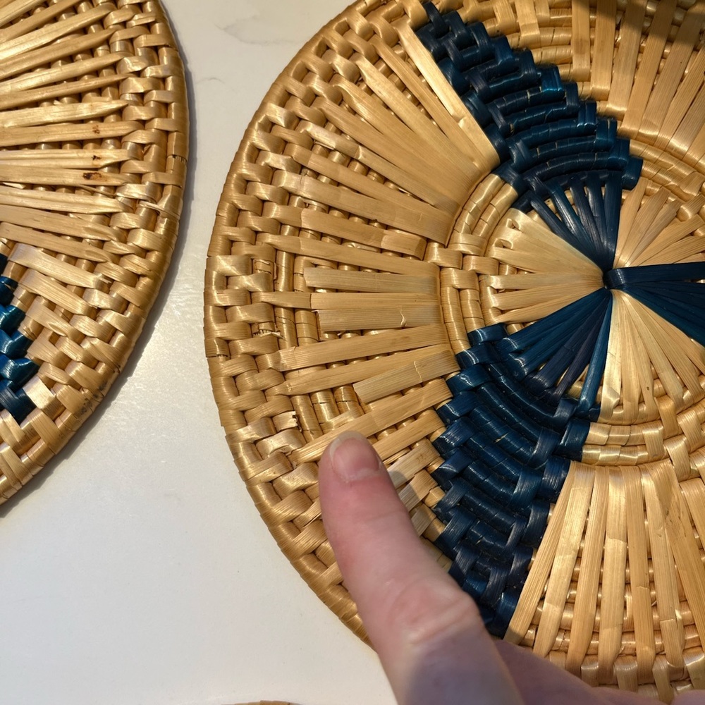 Set/3 Vintage woven trivets/ hot plates - Picture 7 of 13